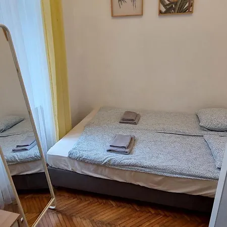 Krasinskiego アパート *