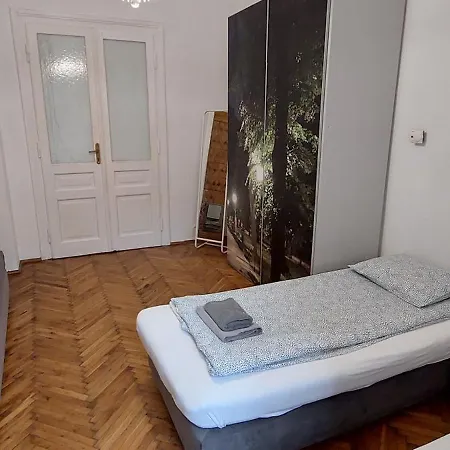 Krasinskiego アパート